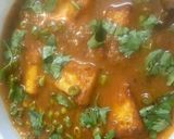 A picture of step 9 of Matar paneer.