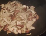 Foto del paso 2 de la receta: Macarrones con setas y queso feta🍄‍🟫🧀