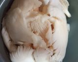 Foto langkah ke 1 dari resep Tumis jamur simple.