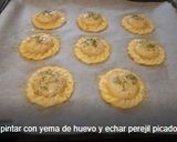 Foto del paso 7 de la receta Empanadillas de hamburguesas mini de pollo
