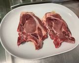 Une image de l'étape 5 de Côtes de porc aux demies lunes de courgette ronde marinées grillées.
