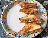 A picture of step 3 of Eggs sandwich.