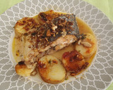 Foto del paso 11 de la receta: Salmón entero con almendras y patatas