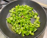 Une image de l'étape 6 de Boulgour aux poivrons verts et jus d'hibiscus.