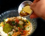 A picture of step 3 of Puffed Rice Bhel.