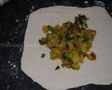 A picture of step 7 of Potato Stuffed Bread (Naan Shekampur).