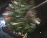 Foto langkah ke 5 dari resep Tumis kangkung.