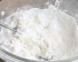Foto del paso 3 de la receta: Daifuku de fresa al microondas (いちご大福) 🍡🍓【Dulce japonés】