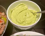 Une image de l'étape 2 de Barquitas au bœuf haché, purée d’avocat et graines germées.