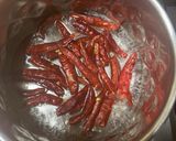A picture of step 1 of Sehezwan Sauce.
