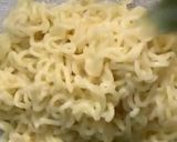 A picture of step 2 of Instant noodles pakoray.