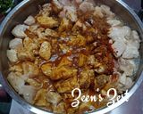 A picture of step 2 of Chicken Jalfrezi.