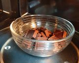 Foto del paso 3 de la receta: Bombones de Chocolate Rellenos de Mango