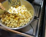 รูปขั้นตอนการทำที่ 5 ของ Caramel popcorn 🍄