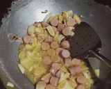 Foto langkah ke 2 dari resep Cumi Sosis Saus Mentega.