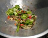 Foto langkah ke 3 dari resep Oseng Kenyel / Kikil Tahu Cabe Ijo.
