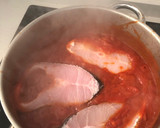Foto del paso 2 de la receta: Pescado en tomate con pimientos rojos