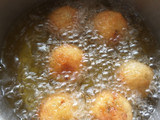 Bola bola nasi krispy
