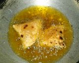 A picture of step 3 of Leftover chapati samosa.