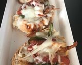 A picture of step 3 of Broiled tomato bruschetta.
