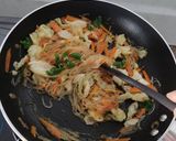 Foto langkah ke 5 dari resep Soun Goreng Sederhana.