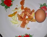 Foto langkah ke 1 dari resep Telur Dadar Tomat ala anak Kost.