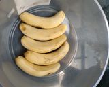 Foto langkah ke 1 dari resep Choco chip banana bread.