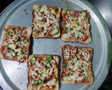 ब्रेड कैप्सिकम पिज़्ज़ा(Bread capsicum pizza recipe in Hindi) रेसिपी चरण 3 फोटो