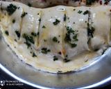 चीज गार्लिक ब्रेड(डोमिनोज स्टाइल) (cheese Garlic bread /Dominos style recipe in Hindi) रेसिपी चरण 3 फोटो