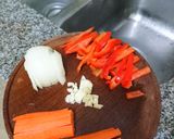 Foto del paso 2 de la receta: Salteado de cerdo con fideos
