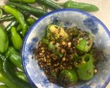 A picture of step 4 of Fried green chillies.