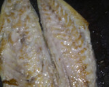 Foto del paso 6 de la receta: Jurel al ajillo con alcachofas salteadas con jamon..,