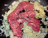 Foto del paso 2 de la receta: Capellines con carne 🐮