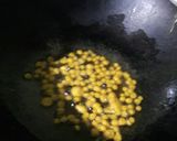 A picture of step 7 of Namkeen Boondi.