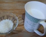 A picture of step 2 of Chikoo shake.