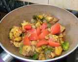A picture of step 6 of Shimla mirch aloo sabzi.