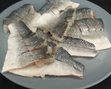 Foto del paso 1 de la receta: Lubina con ensalada japonesa
