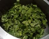A picture of step 1 of Palak and baby corn curry.