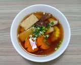 Hình bước làm 3 của món Canh bắp ngọt, cà rốt, nấm nấu chả cá chay