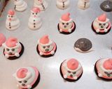 Hình bước làm 2 của món Meringue người tuyết mừng giáng sinh