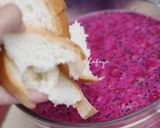 Foto langkah ke 4 dari resep Puding Naga Panggang Mix Roti Tawar dan Santan.