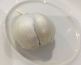 A picture of step 2 of Thai soup.