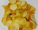 A picture of step 5 of Crispy Fried Potatoes with Vinegar and Salt.