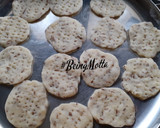 A picture of step 2 of Mathri.