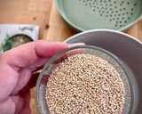 Foto del paso 1 de la receta: Ensalada de rúcula y canónigos con quinoa y pechuga de pollo sabor Cookpad