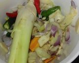 Foto langkah ke 1 dari resep Pindang Ayam Sayur Kol #GoDa_Kupindangkau.