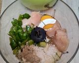 Foto langkah ke 2 dari resep 786. Bakso Ayam Goreng.
