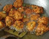 मूंग दाल मंगोडे (Moong dal mangode recipe in Hindi) रेसिपी चरण 3 फोटो