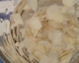 Foto del paso 3 de la receta Coca de chicharrones y crema en hojaldre