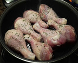 Foto del paso 4 de la receta: Muslos de pollo con verduras, a las siete especias libanesas